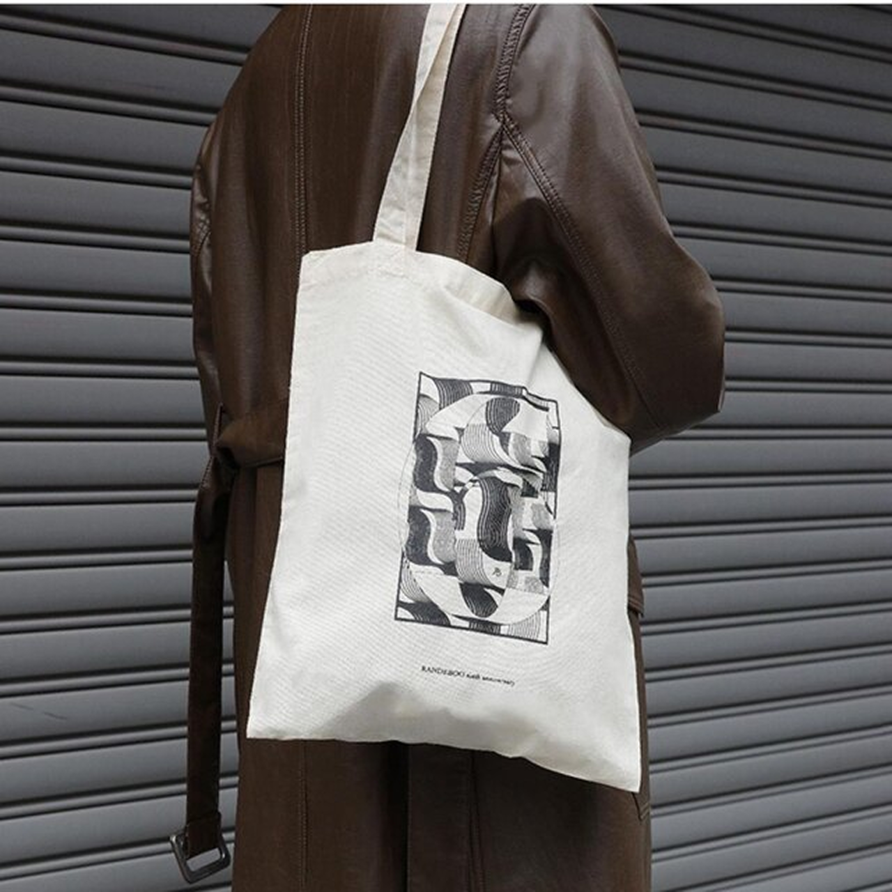 Tote bag
