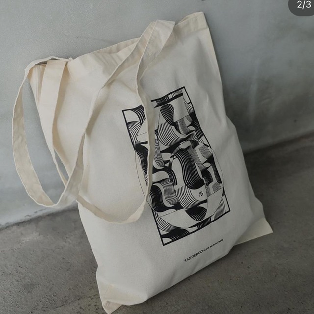 Tote bag